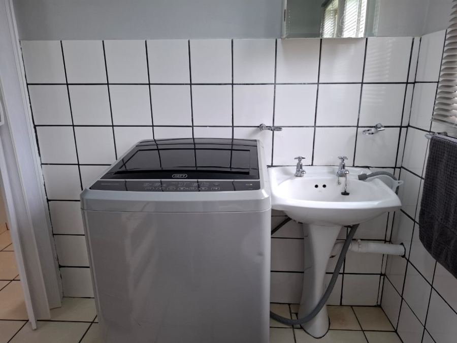 2 Bedroom Property for Sale in Langenhovenpark Free State